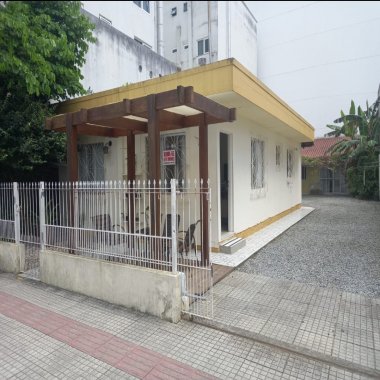 Casa no Centro de Balneário Camboriú 